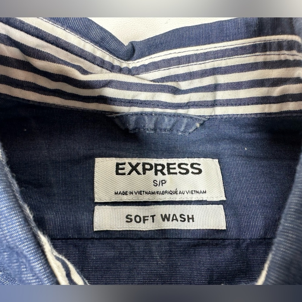 Express Soft Wash Chambray Button Down Shirt - Picture 3 of 6